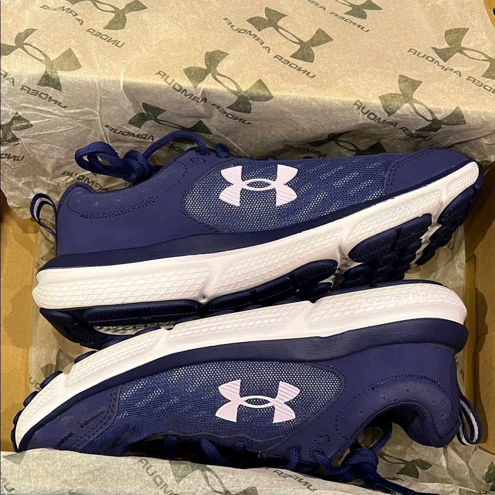 Under Armour UA W CHARGED ASSERT Blue and White Running Shoes SIZE 8